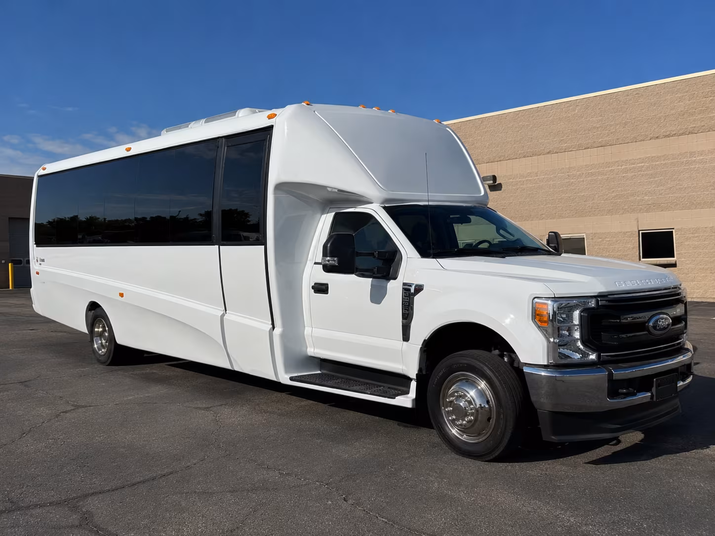 ann arbor zoo and aquarium field trip bus rentals